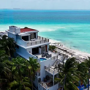 Cuxos Beachfront 4* Isla Mujeres